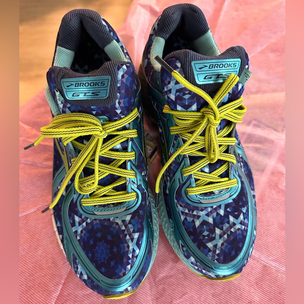 Brooks Gts 15 Running Shoe. Rarely Worn/ Like New